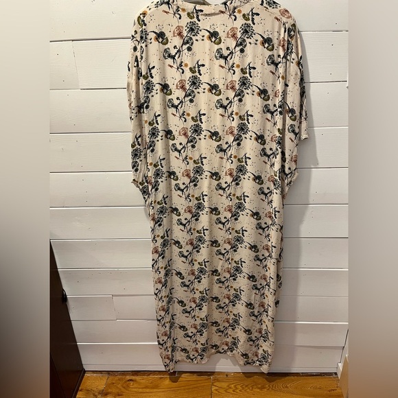 Bel Kazan Dandelion Print Kimono – Size One size - Picture 9 of 11